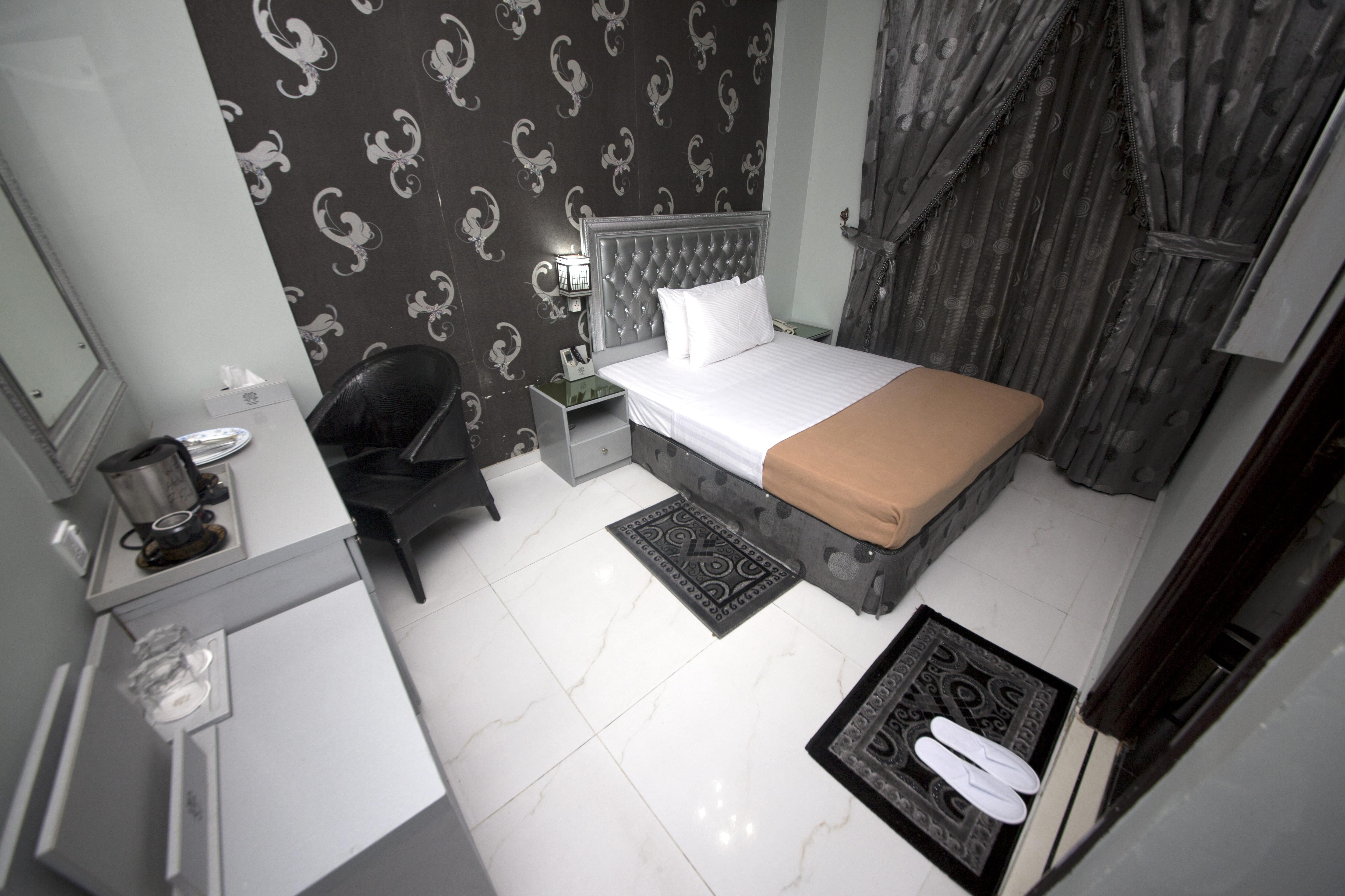 White Fort Hotel Dubai Exteriör bild