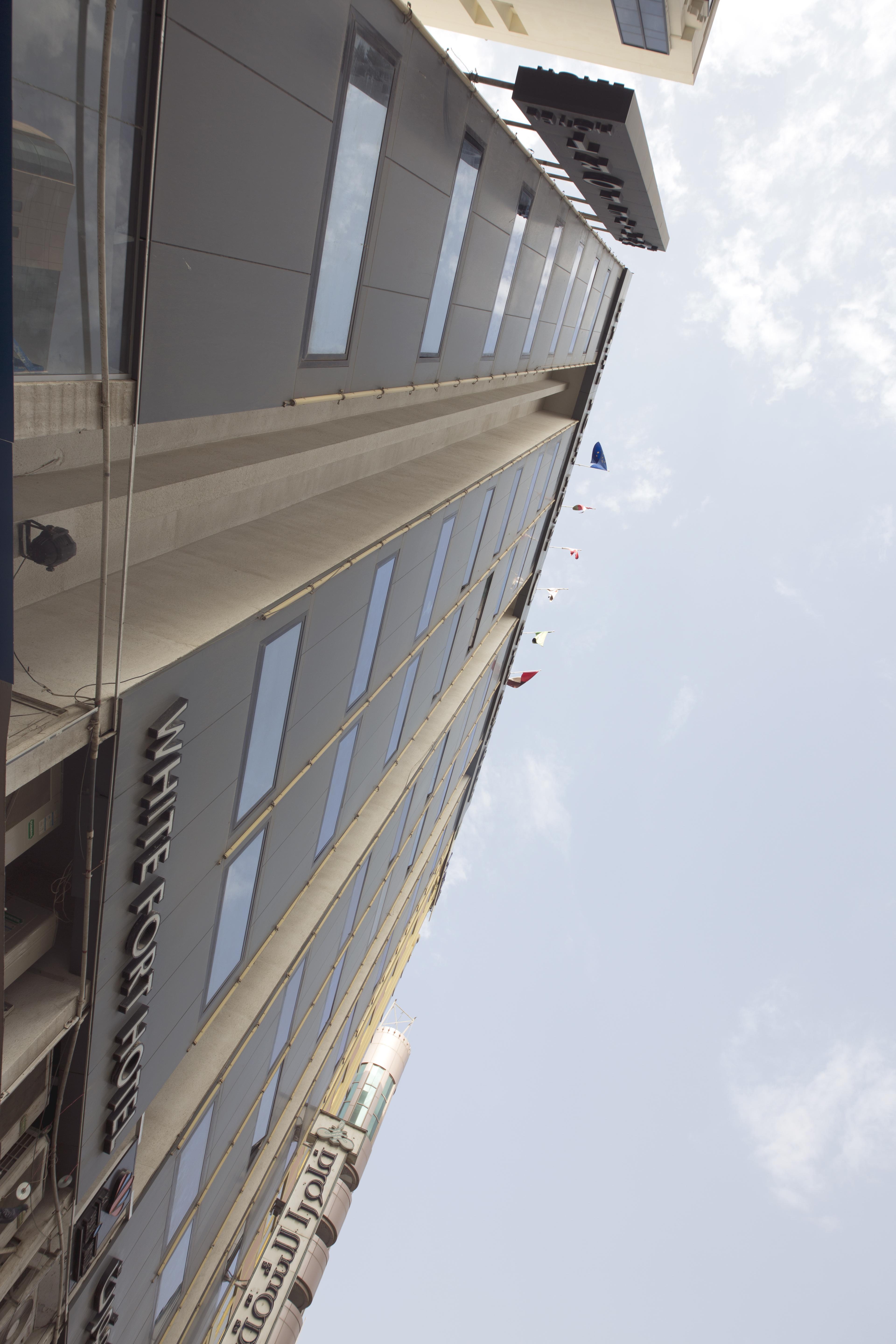 White Fort Hotel Dubai Exteriör bild